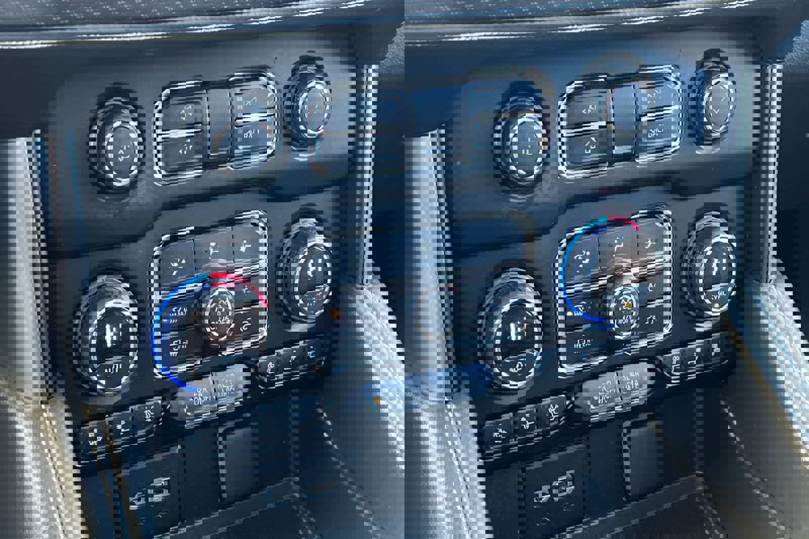 Used 2021 Chevrolet Tahoe Premier w/ Premium Package image 23