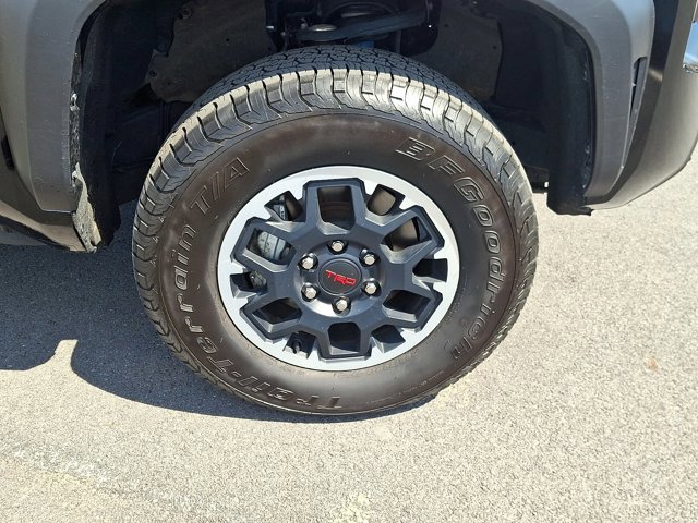 Certified 2024 Toyota Tacoma TRD Off-Road AWD/4WD image 8