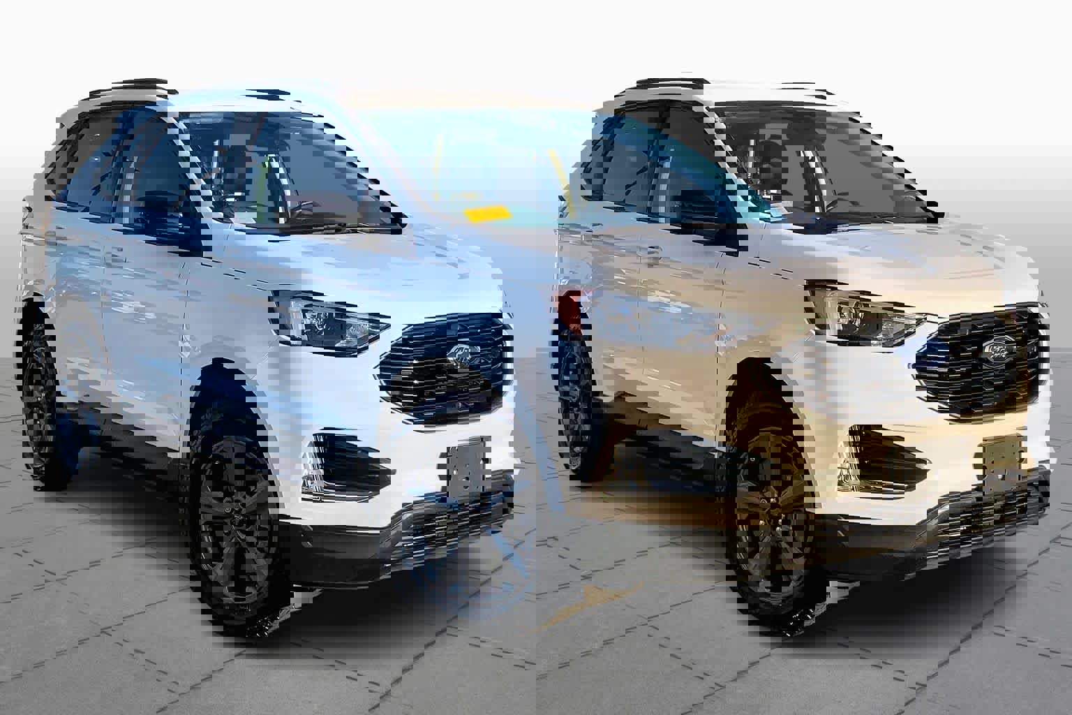 Used 2024 Ford Edge SEL w/ Sport Appearance Package image 3