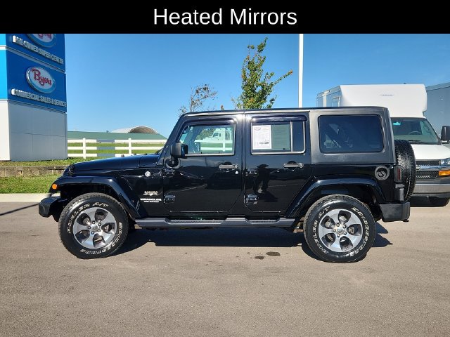 Used 2017 Jeep Wrangler Unlimited Sahara w/ Dual Top Group AWD/4WD image 4