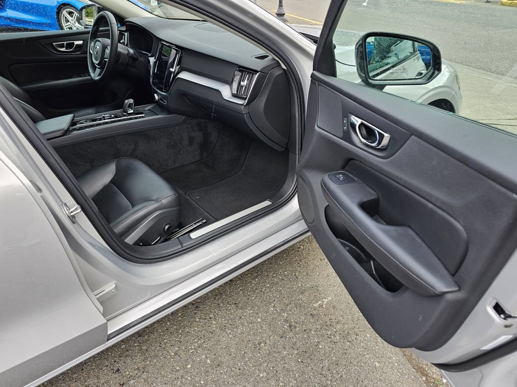 Used 2025 Volvo S60 B5 Core AWD/4WD image 14
