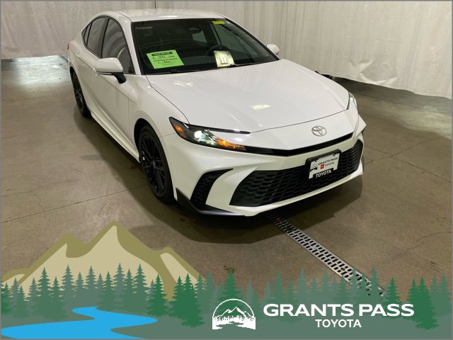 New 2026 Toyota Camry SE w/ Convenience Package