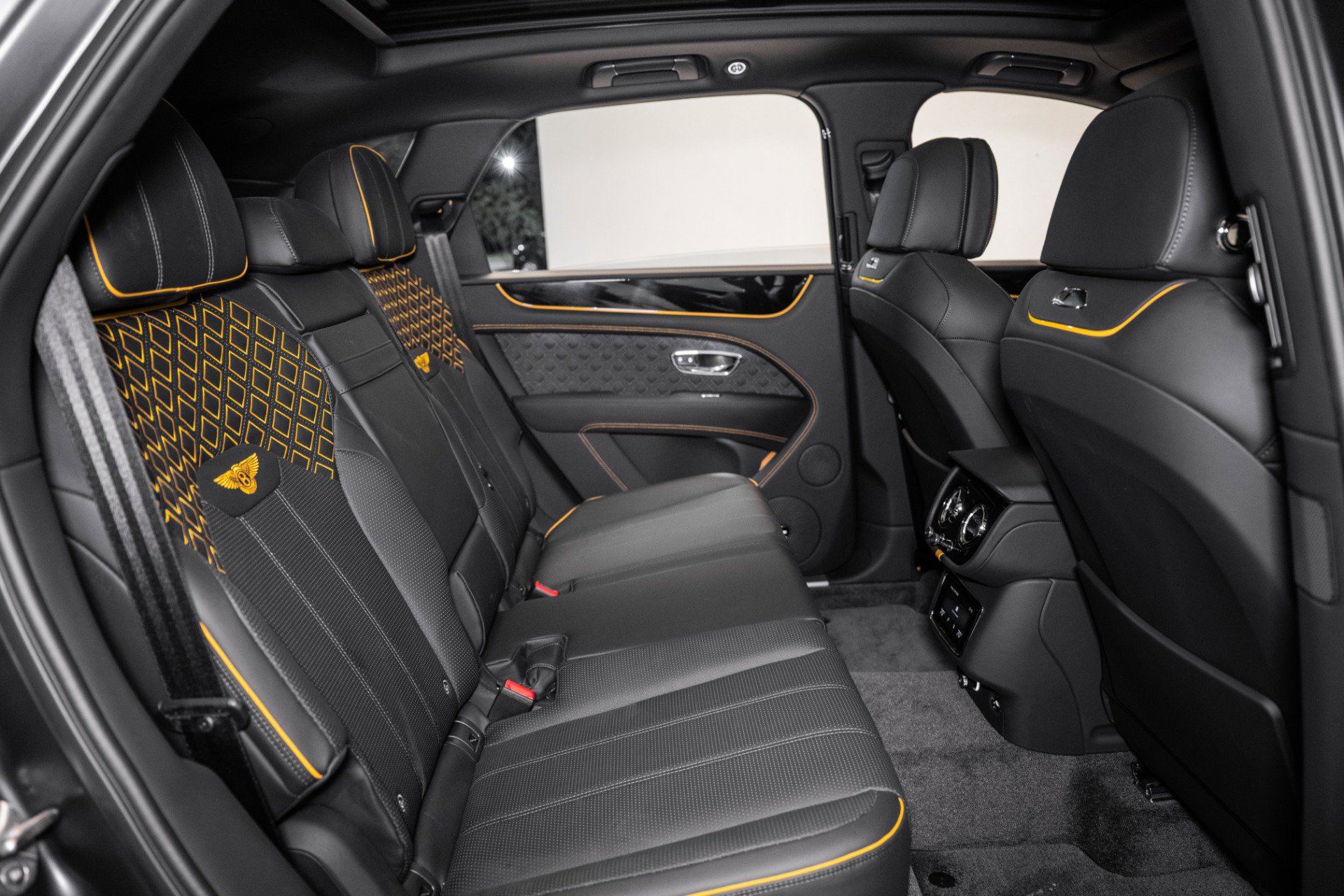 Certified 2024 Bentley Bentayga image 23