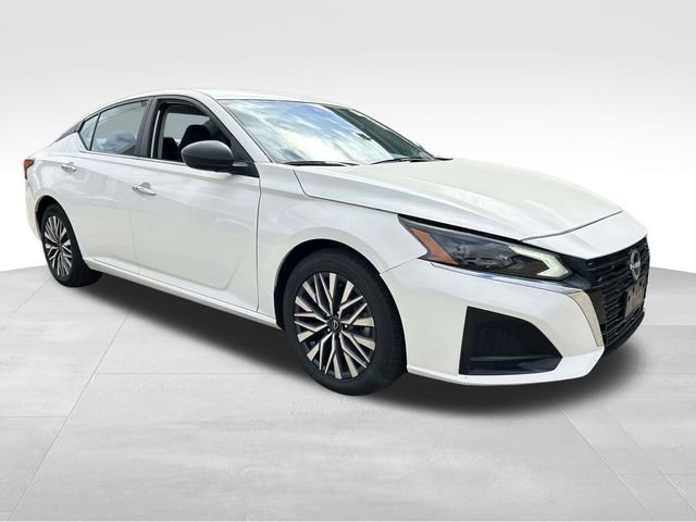 Used 2025 Nissan Altima 2.5 SV image 5