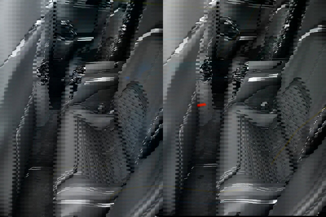 Used 2025 Ferrari Purosangue image 31