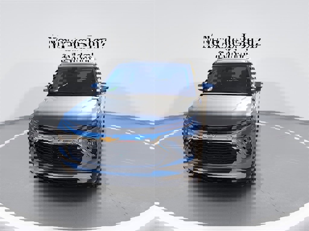 Used 2024 Chevrolet TrailBlazer LT image 3