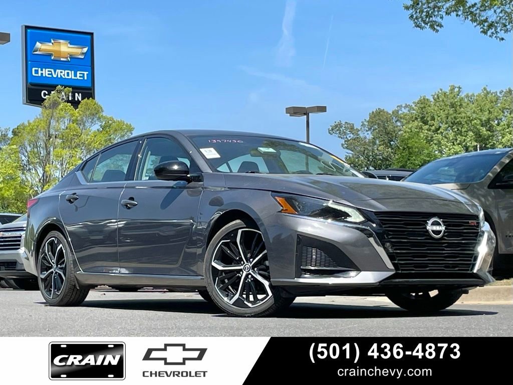 Used 2025 Nissan Altima 2.5 SR FWD image 1