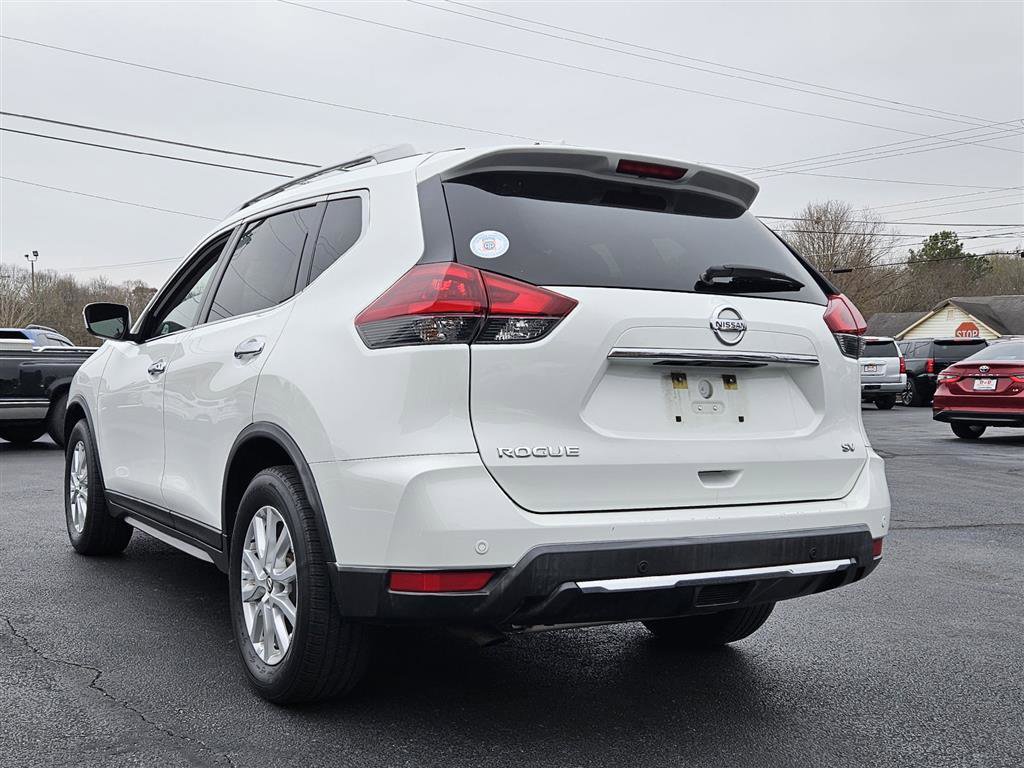 Used 2019 Nissan Rogue SV image 2