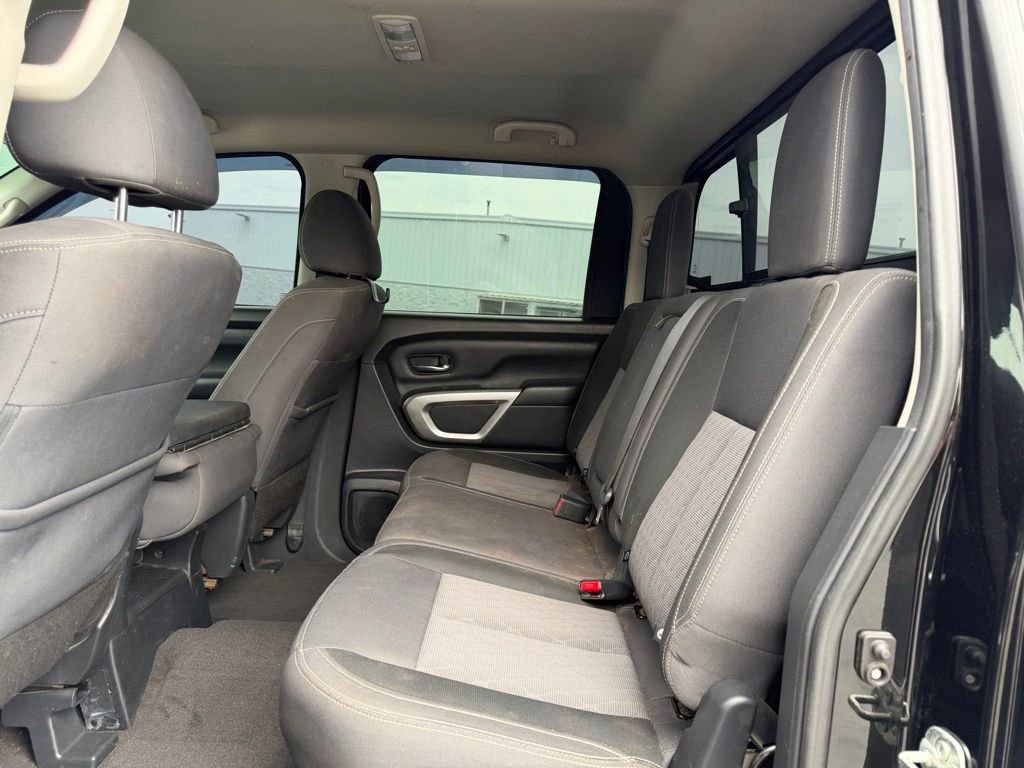 Used 2021 Nissan Titan SV AWD/4WD image 14