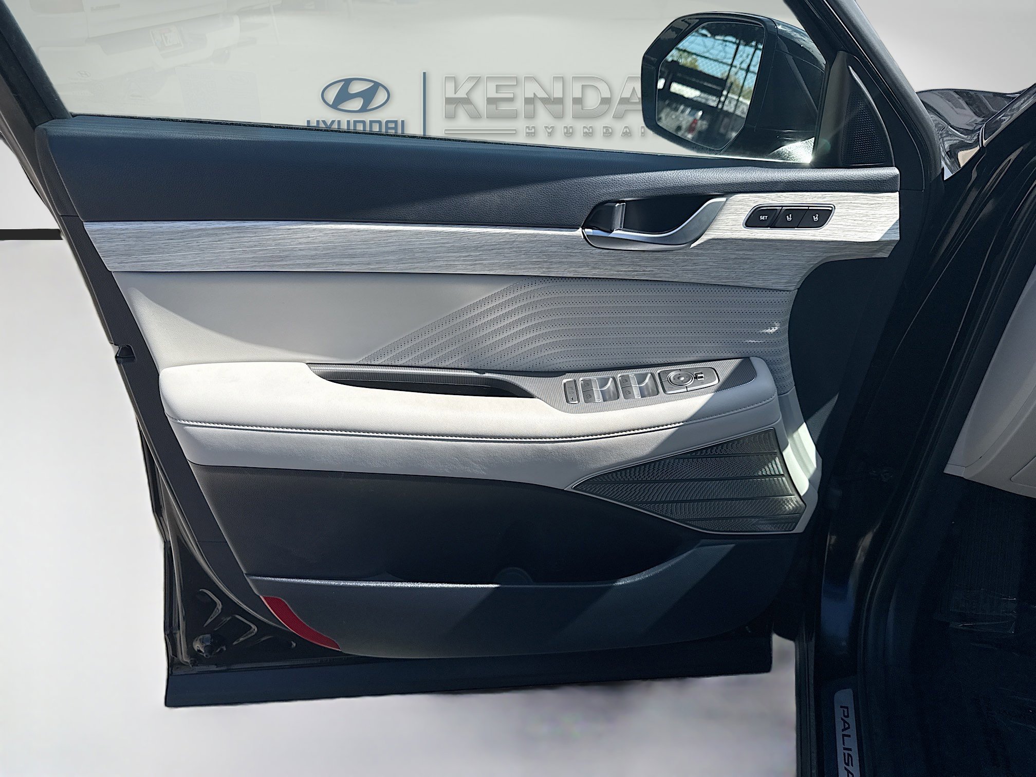 Used 2024 Hyundai Palisade Calligraphy image 17