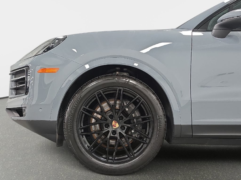 Certified 2026 Porsche Cayenne AWD/4WD image 10