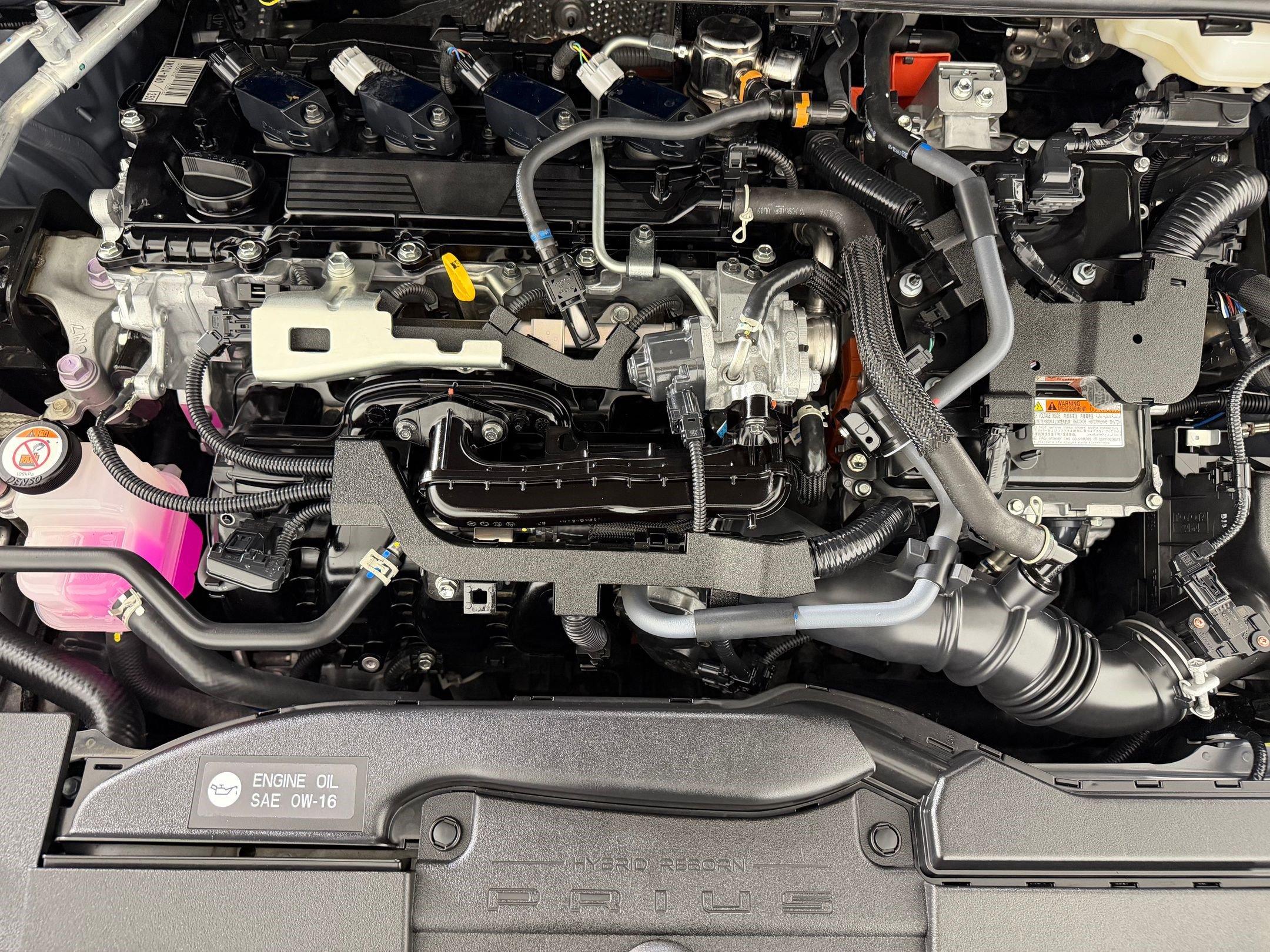 Used 2025 Toyota Prius LE FWD image 32