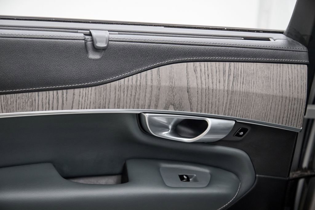 Certified 2023 Volvo XC90 T8 Ultimate w/ Protection Package Premier image 22