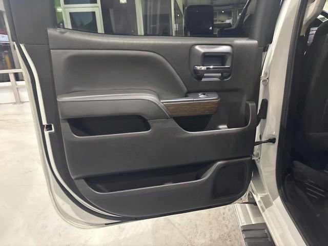 Used 2018 GMC Sierra 2500 Denali w/ Duramax Plus Package AWD/4WD image 30