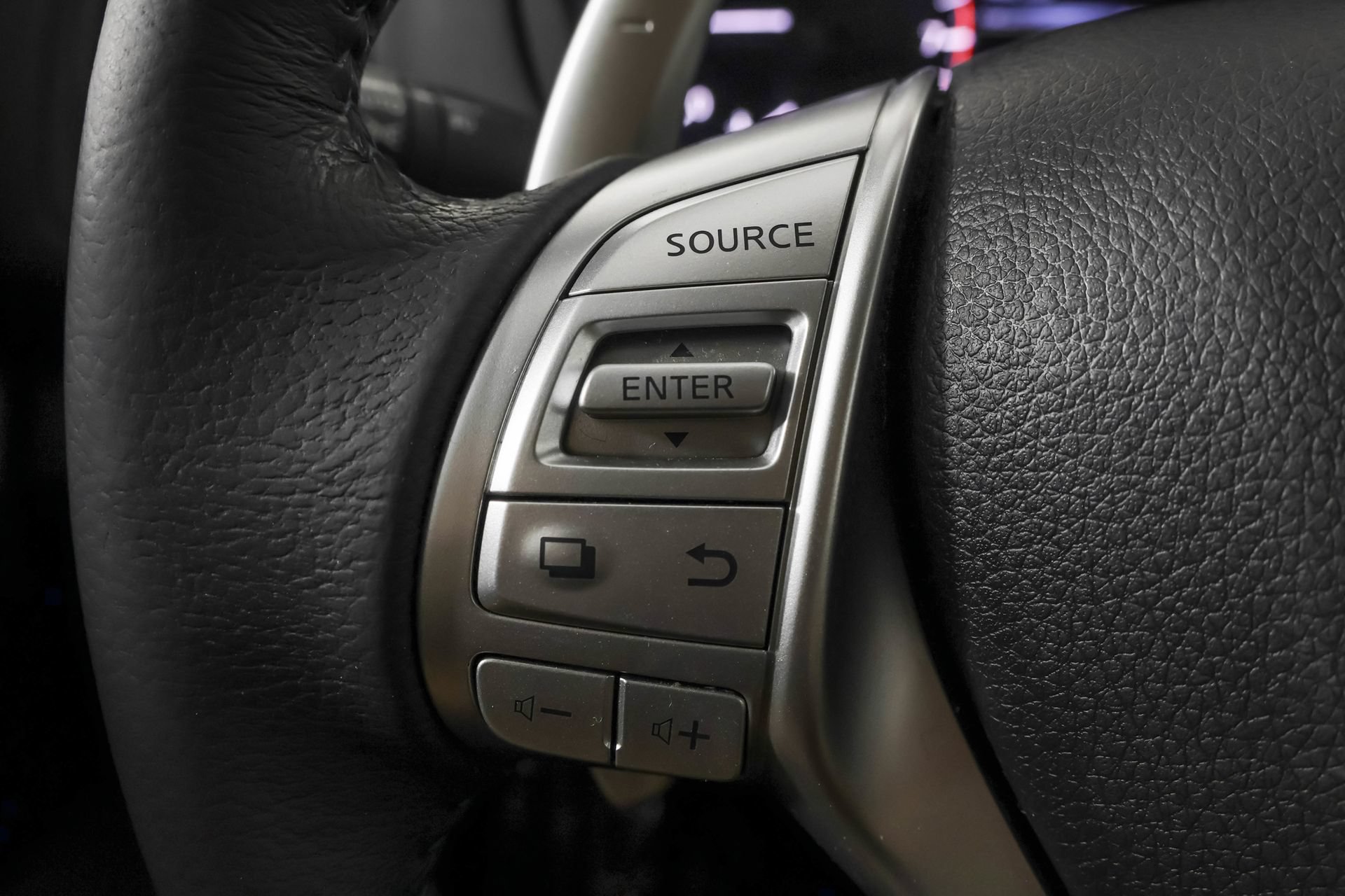 Used 2017 Nissan Altima 2.5 SR FWD image 25