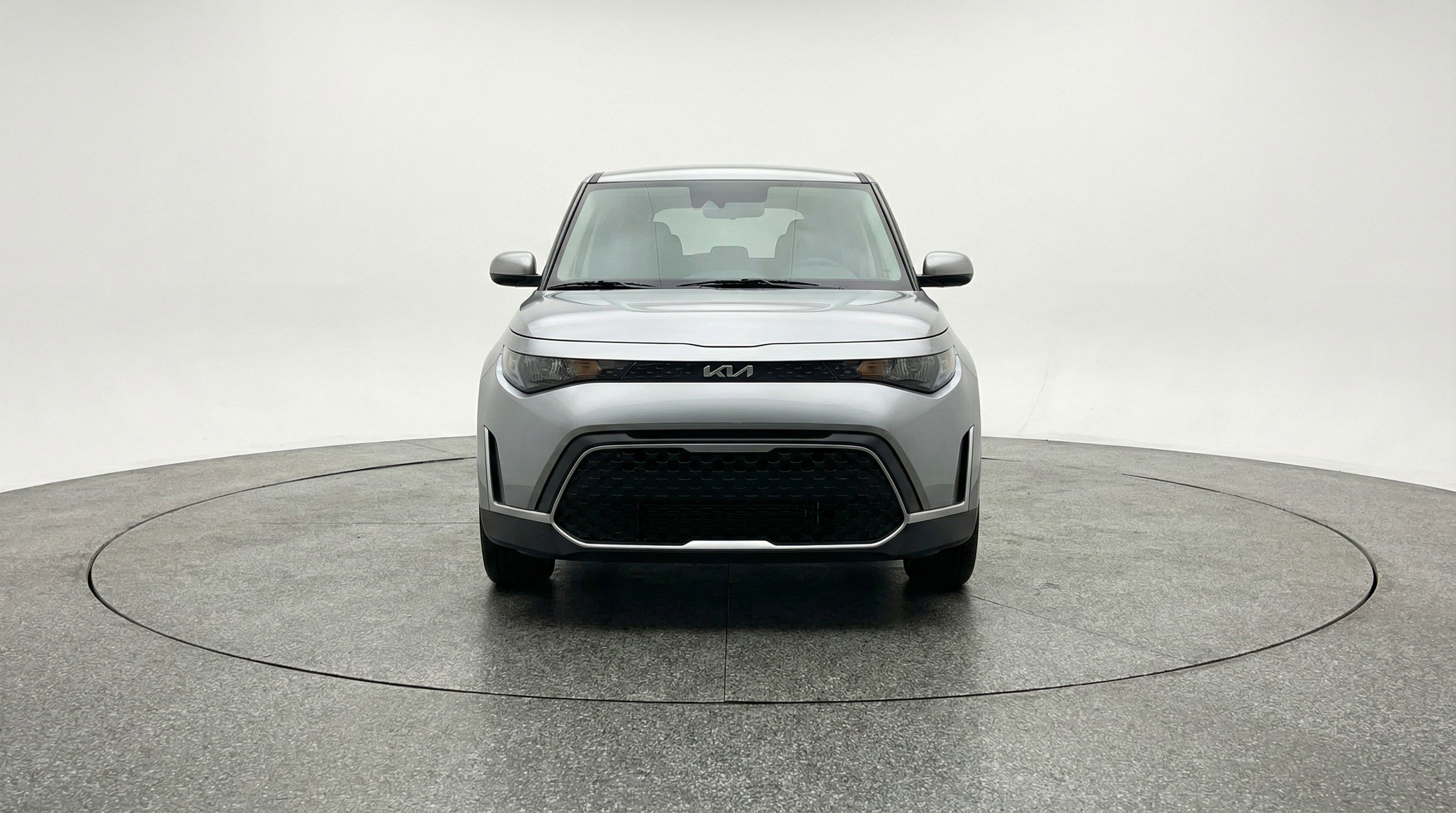 Used 2025 Kia Soul LX w/ LX Technology Package image 2