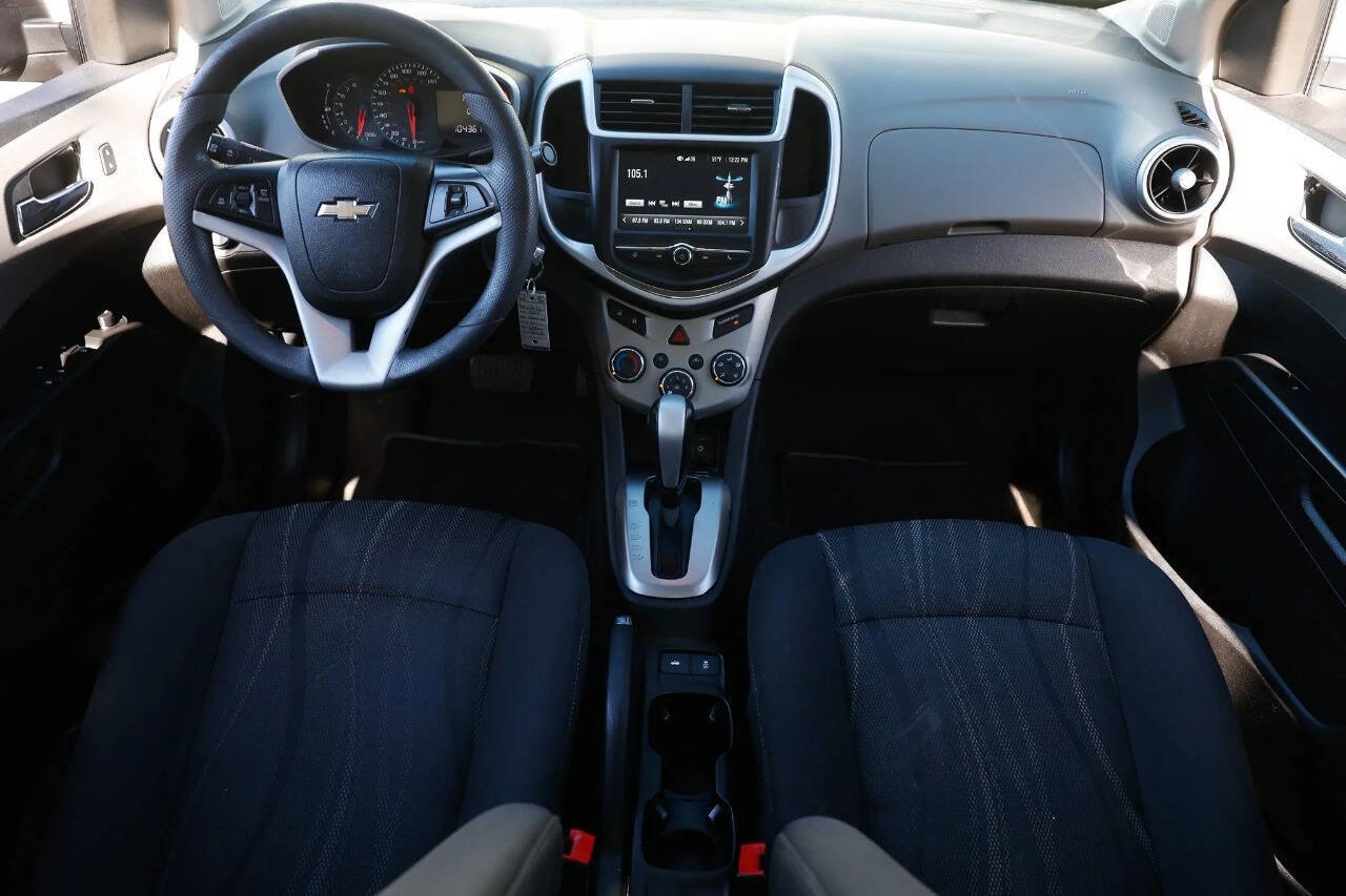 Used 2017 Chevrolet Sonic LT image 41