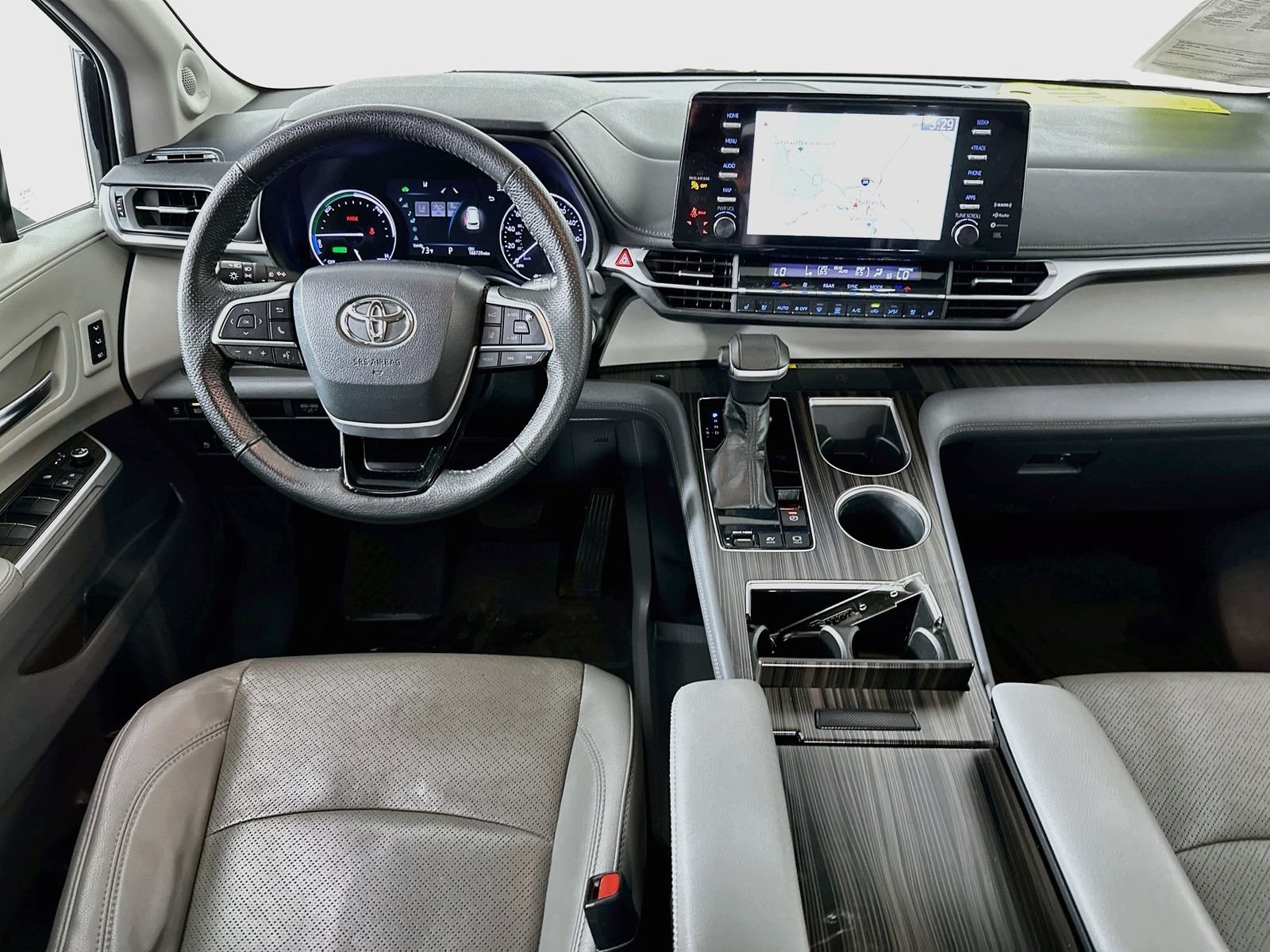 Used 2022 Toyota Sienna Limited AWD/4WD image 23