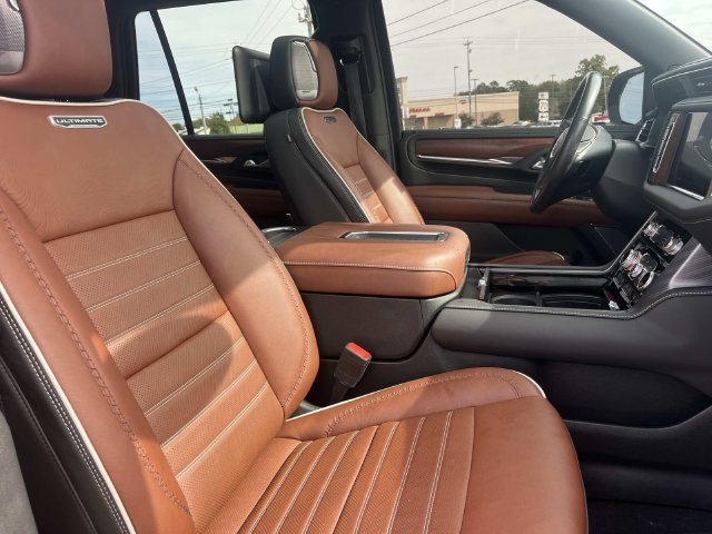 Used 2023 GMC Yukon Denali Ultimate AWD/4WD image 25