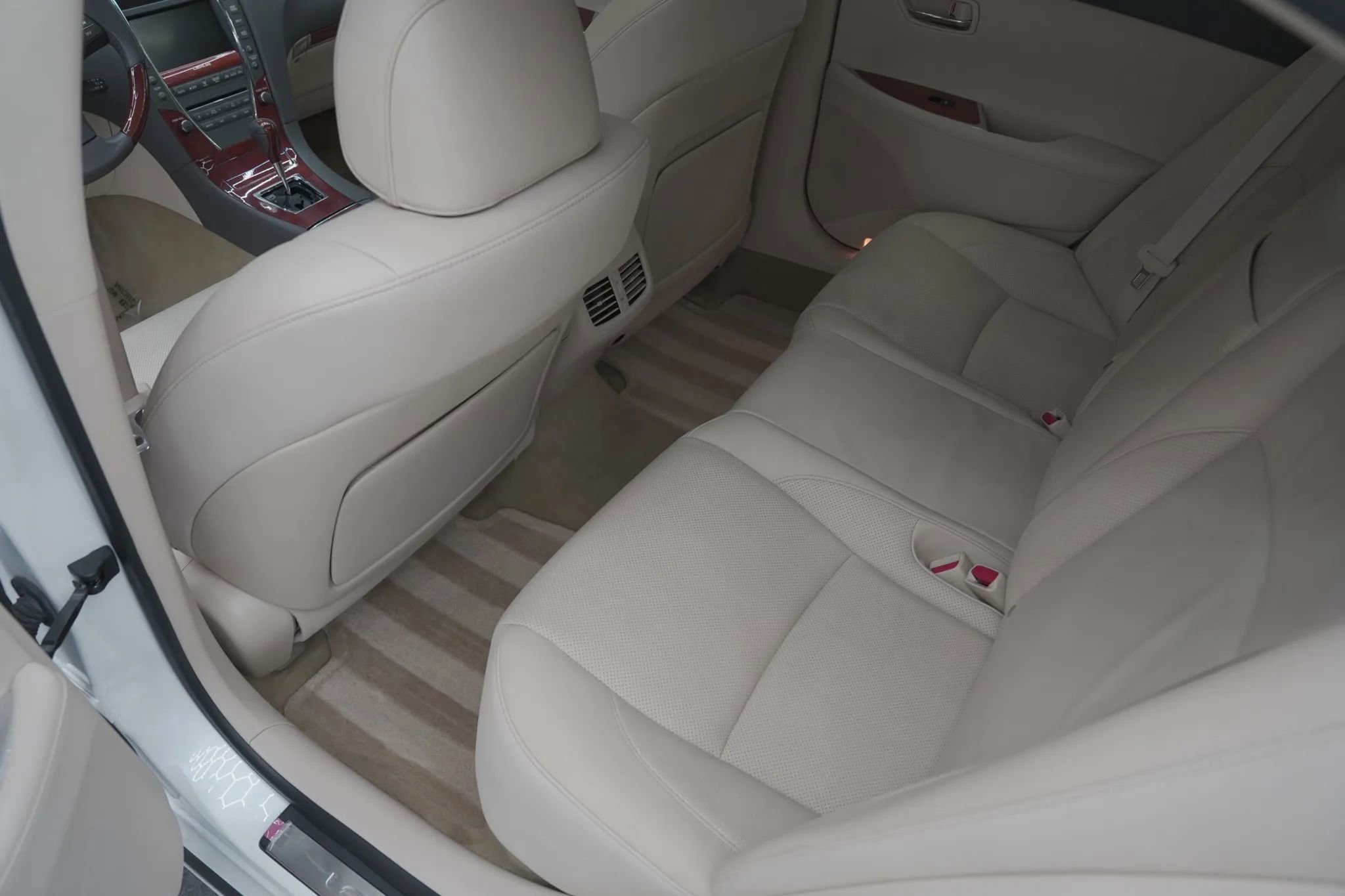 Used 2011 Lexus ES 350 w/ Preferred Accessory Package image 14