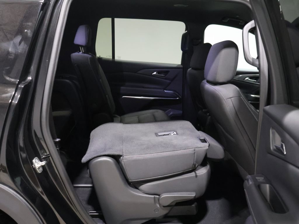 Used 2024 Chevrolet Traverse LT image 21