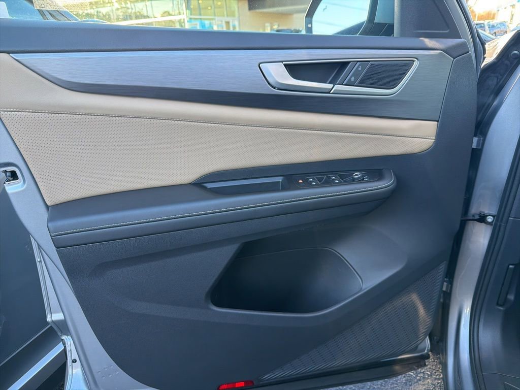 Used 2024 Volkswagen Atlas Cross Sport SE image 9