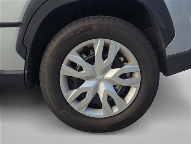 Used 2025 Toyota Corolla Cross L image 6