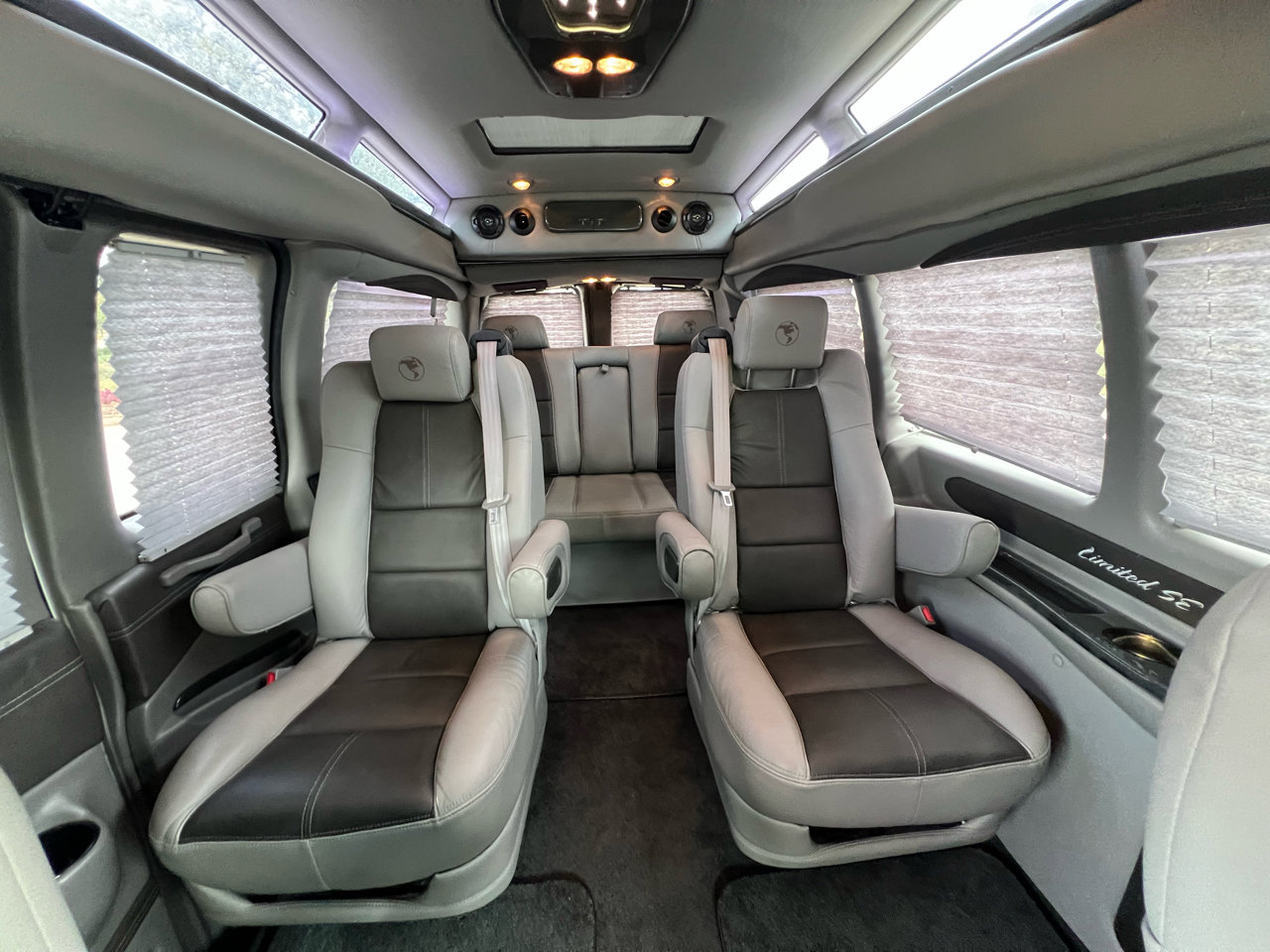 Used 2018 Chevrolet Express 2500 w/ Enhanced Convenience Package image 41