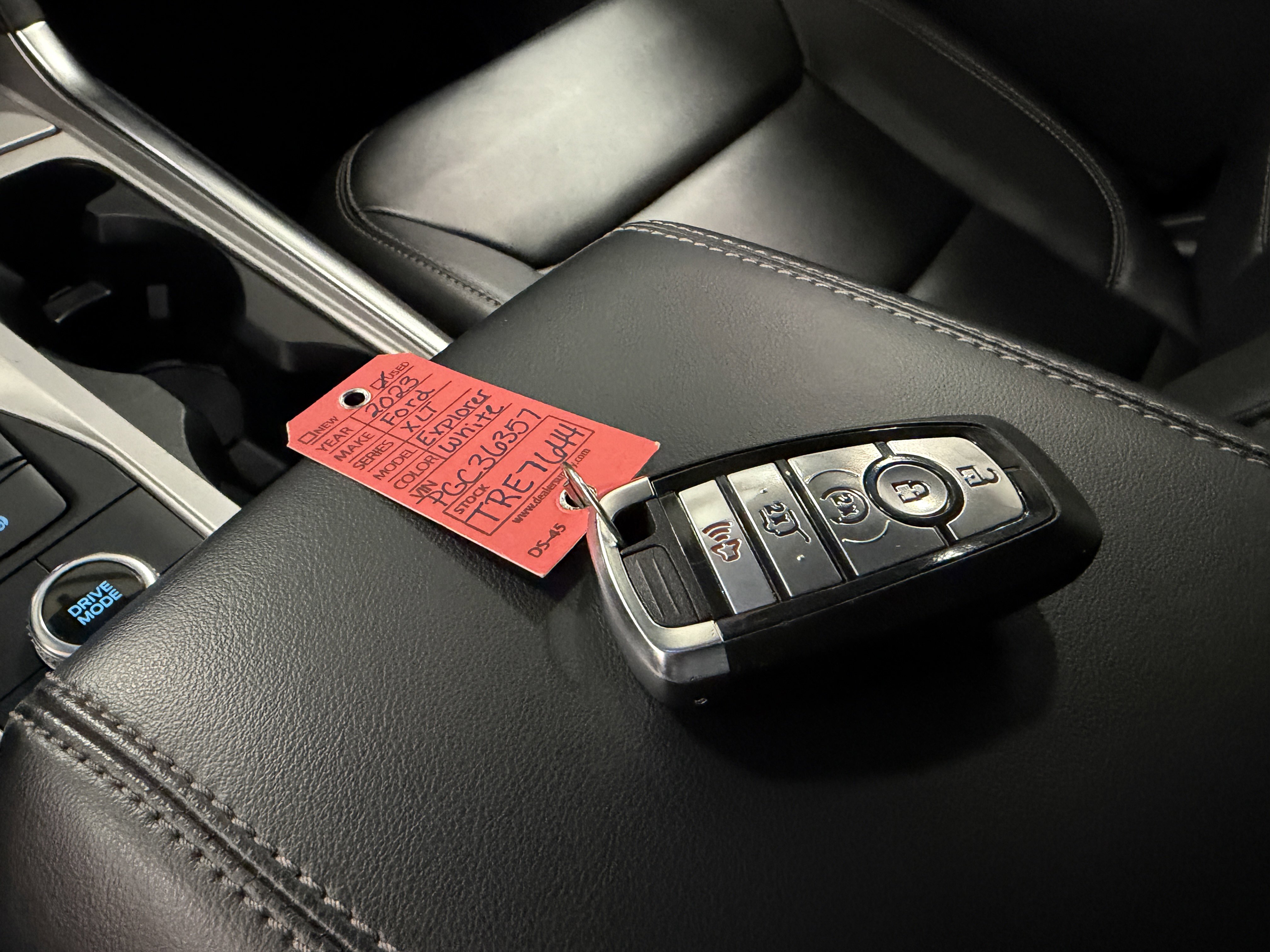 Used 2023 Ford Explorer XLT w/ Equipment Group 202A image 13