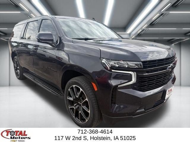 Used 2024 Chevrolet Suburban RST w/ Luxury Package AWD/4WD image 2
