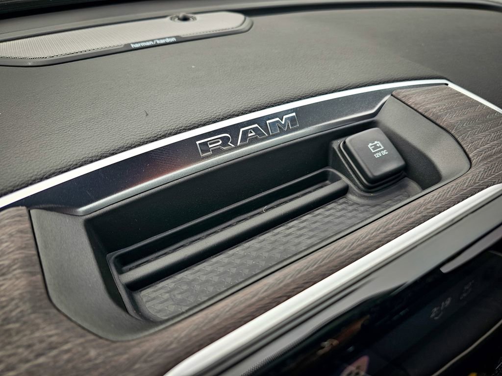 New 2026 RAM 3500 Laramie AWD/4WD image 31