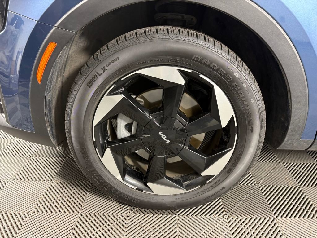 Used 2025 Kia Sorento EX image 12