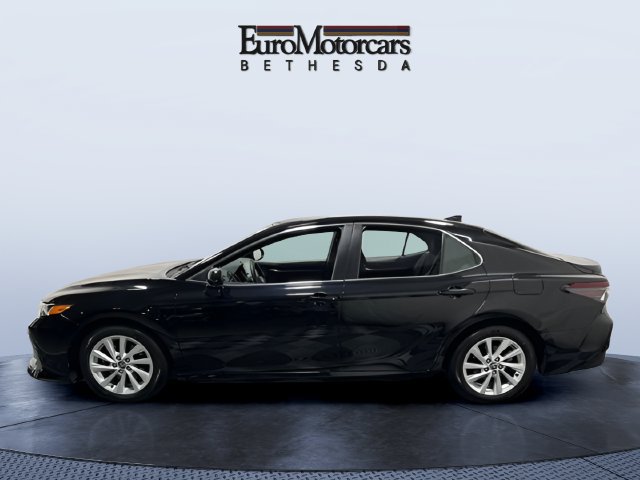 Used 2021 Toyota Camry LE w/ Carpet Mat Package (TMS) FWD image 2