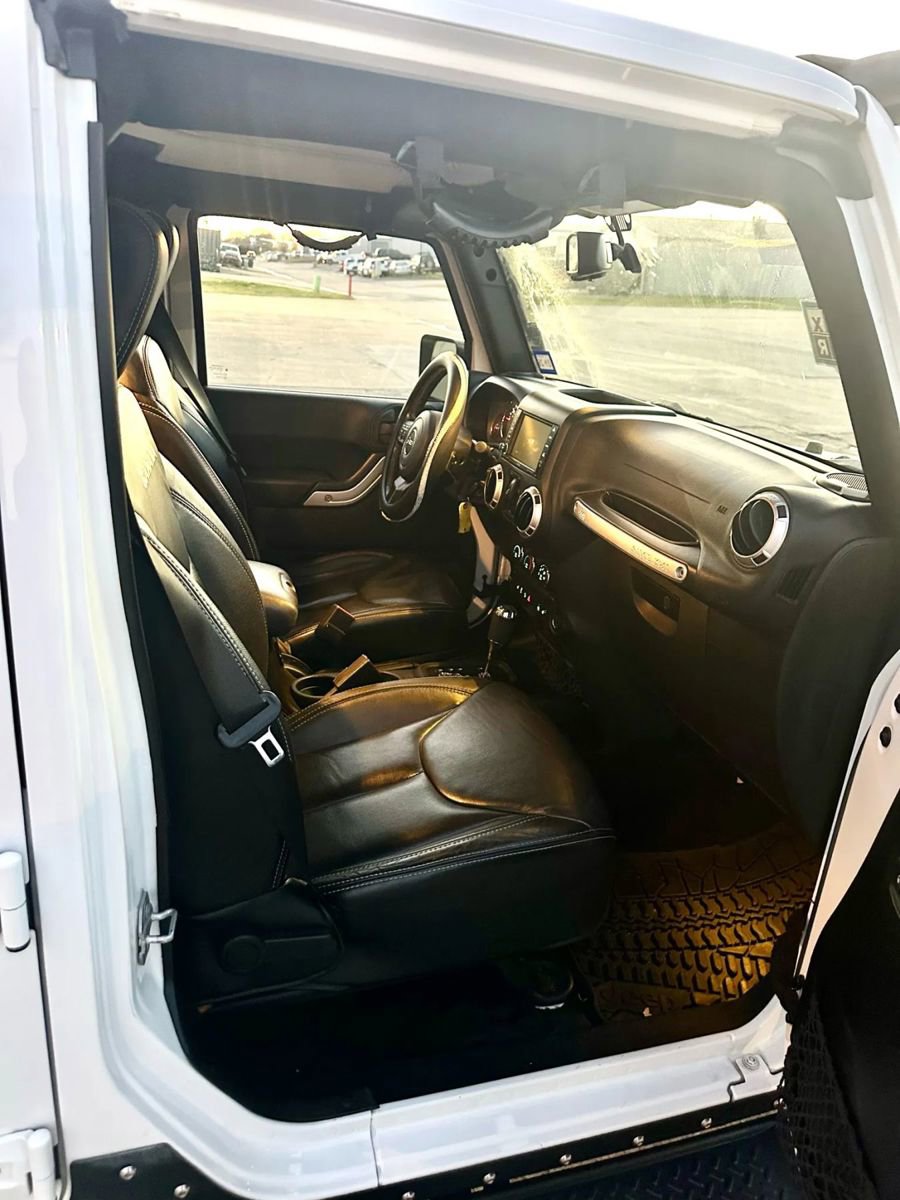 Used 2015 Jeep Wrangler Unlimited Sahara w/ Max Tow Package image 14