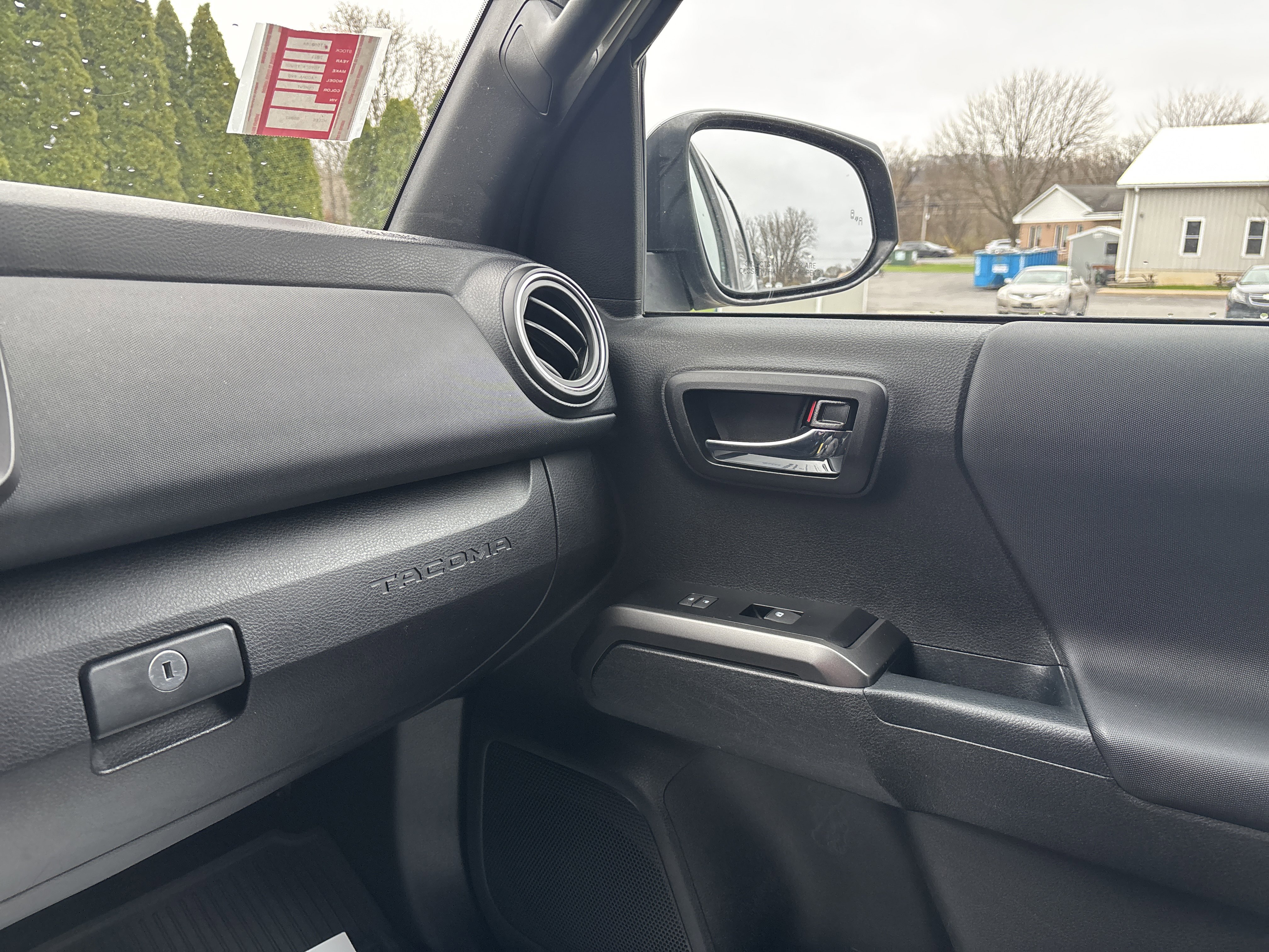 Used 2021 Toyota Tacoma TRD Off-Road w/ TRD Premium Off Road Package image 22