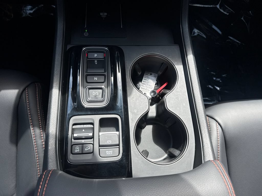 Used 2025 Honda Pilot TrailSport image 23