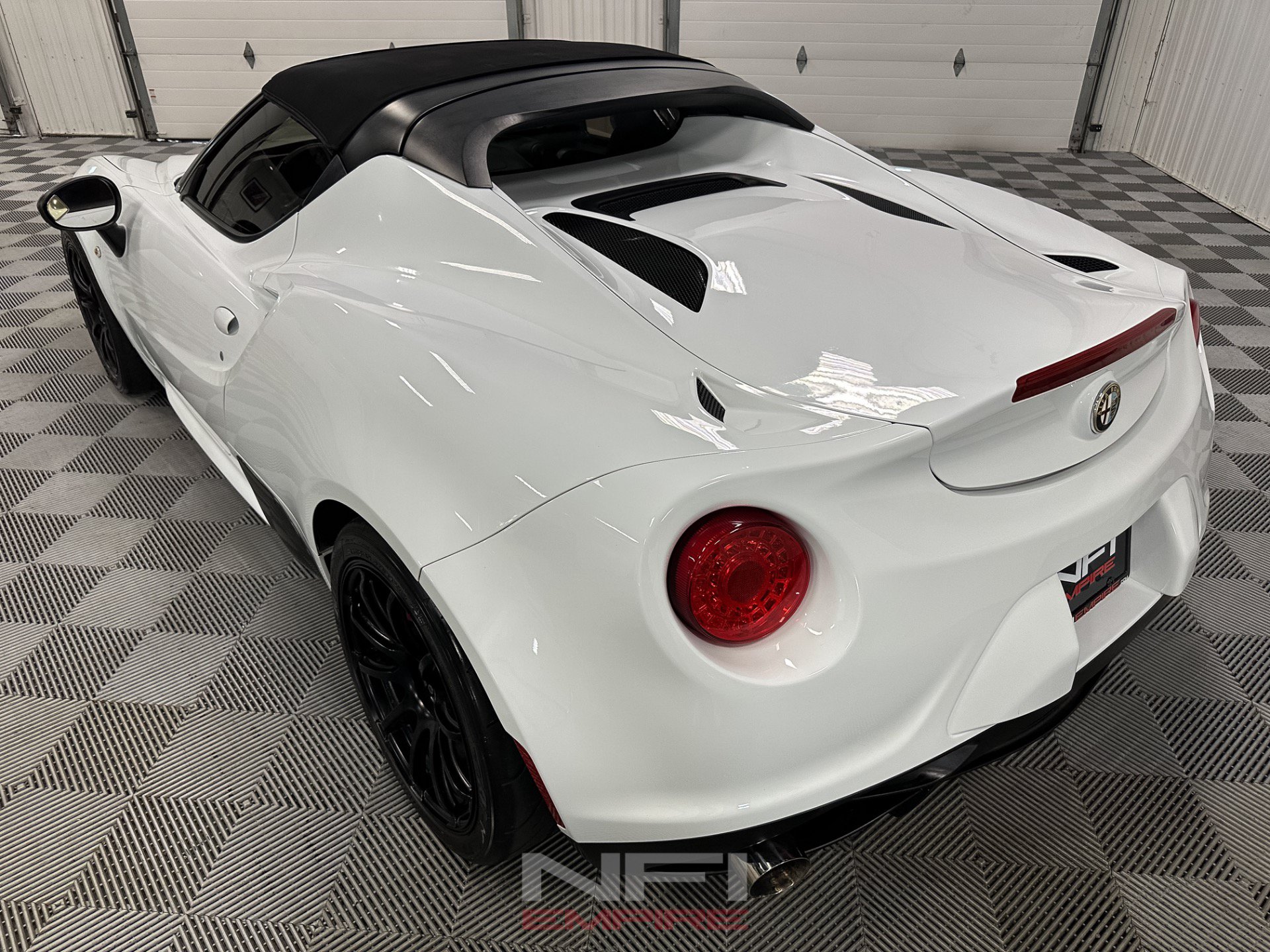 Used 2016 Alfa Romeo 4C Spider w/ Spider Track Package 3 RWD image 19