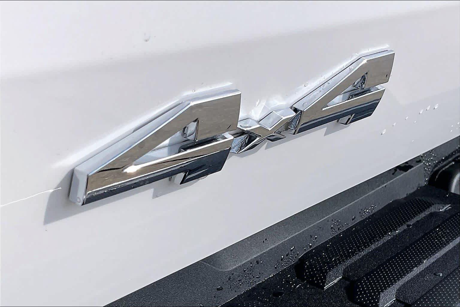 New 2026 Toyota Tundra Limited w/ Power Package AWD/4WD image 15