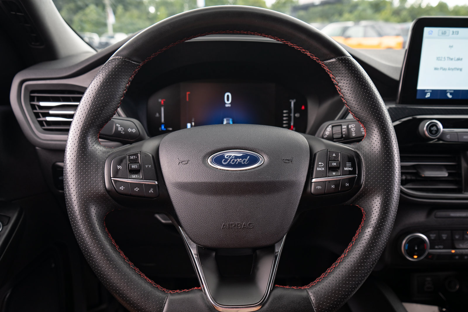 Used 2024 Ford Escape ST-Line w/ Cold Weather Package FWD image 28