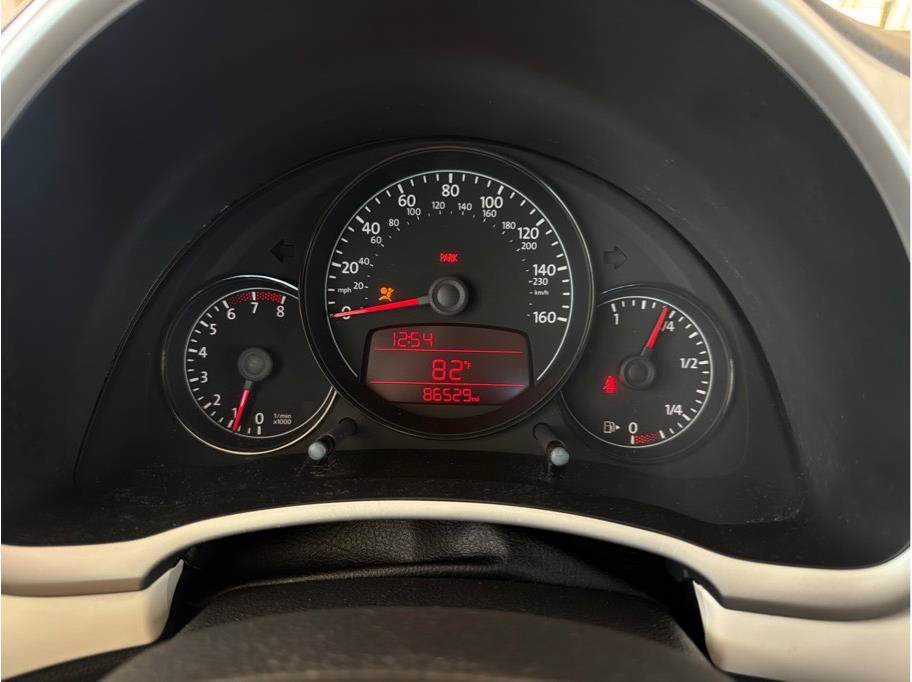 Used 2012 Volkswagen Beetle 2.5 FWD image 15