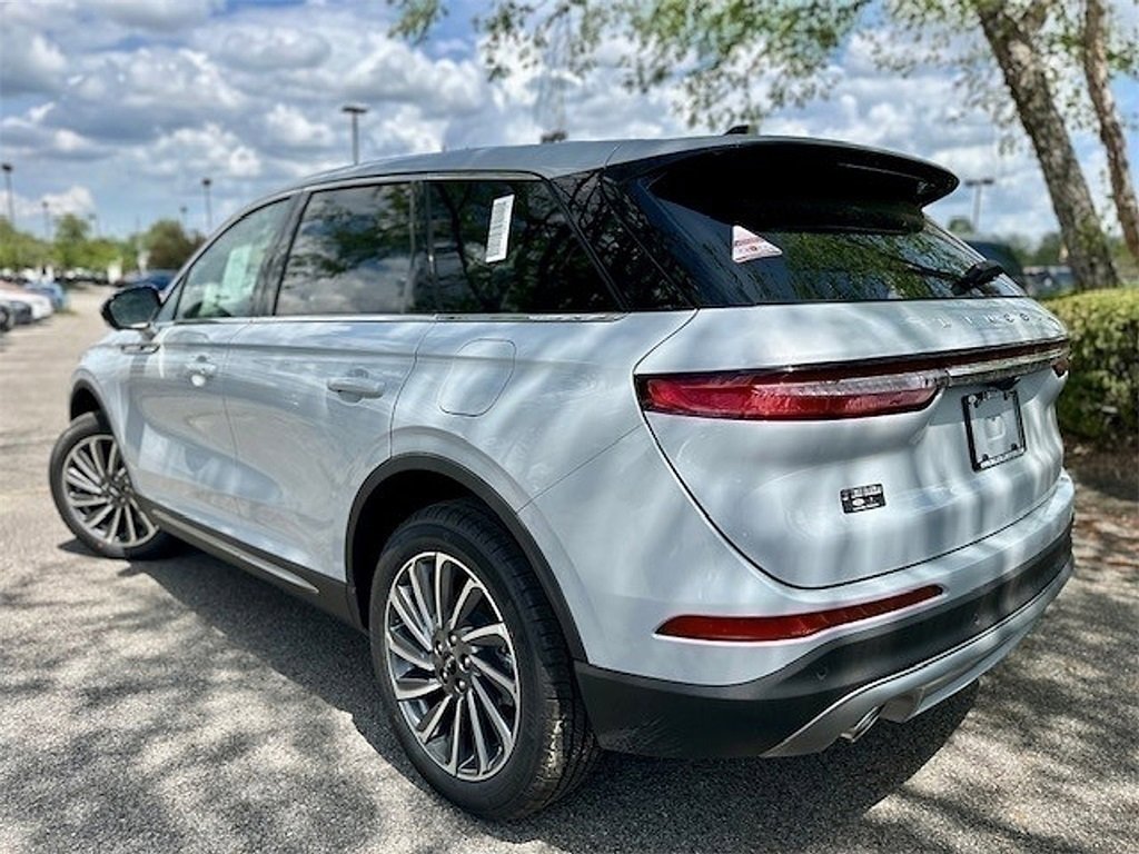 New 2025 Lincoln Corsair Reserve image 8