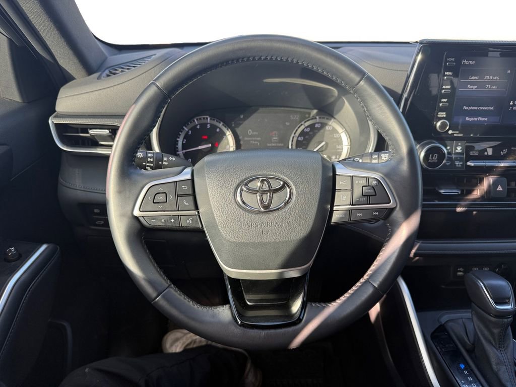 Used 2022 Toyota Highlander XSE FWD image 13