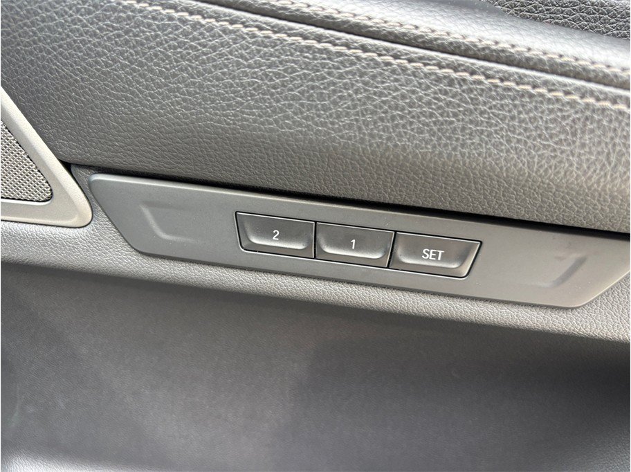 Used 2021 BMW 740i xDrive AWD/4WD image 49