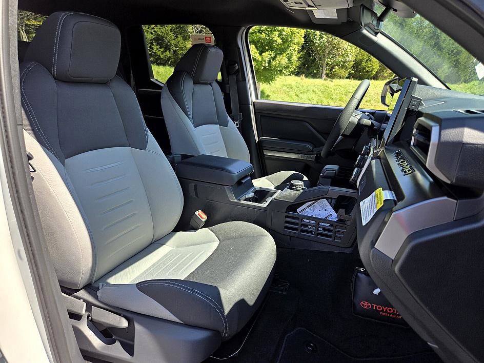 New 2025 Toyota Tacoma TRD Off-Road AWD/4WD image 17