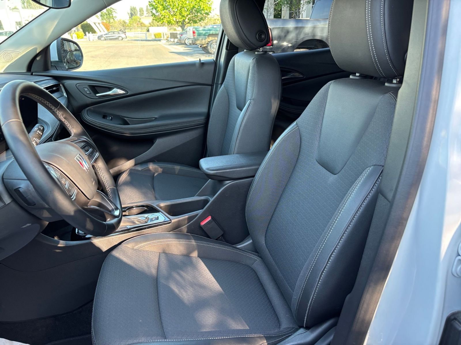 Used 2025 Buick Encore GX Preferred image 23