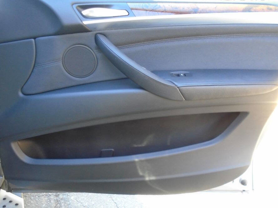 Used 2011 BMW X5 xDrive35i image 26