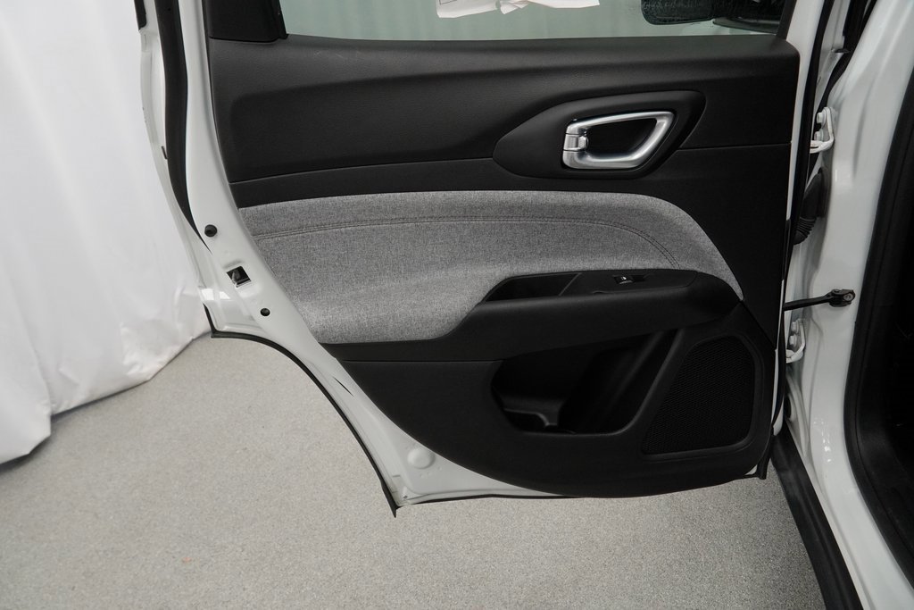 Certified 2024 Jeep Compass Latitude image 42