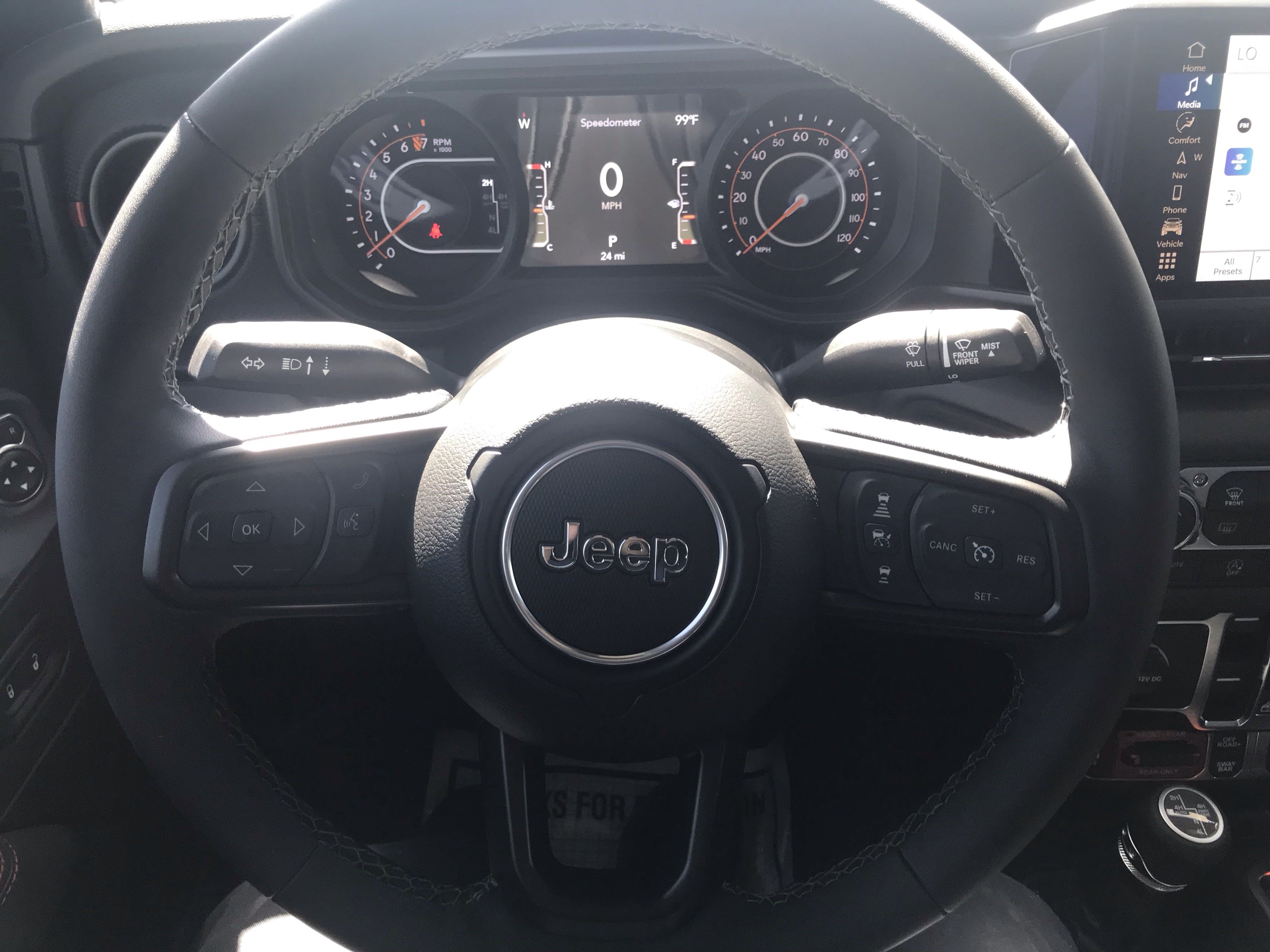 Used 2025 Jeep Gladiator Rubicon AWD/4WD image 23