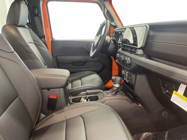 New 2025 Jeep Wrangler Sahara w/ Technology Group image 26