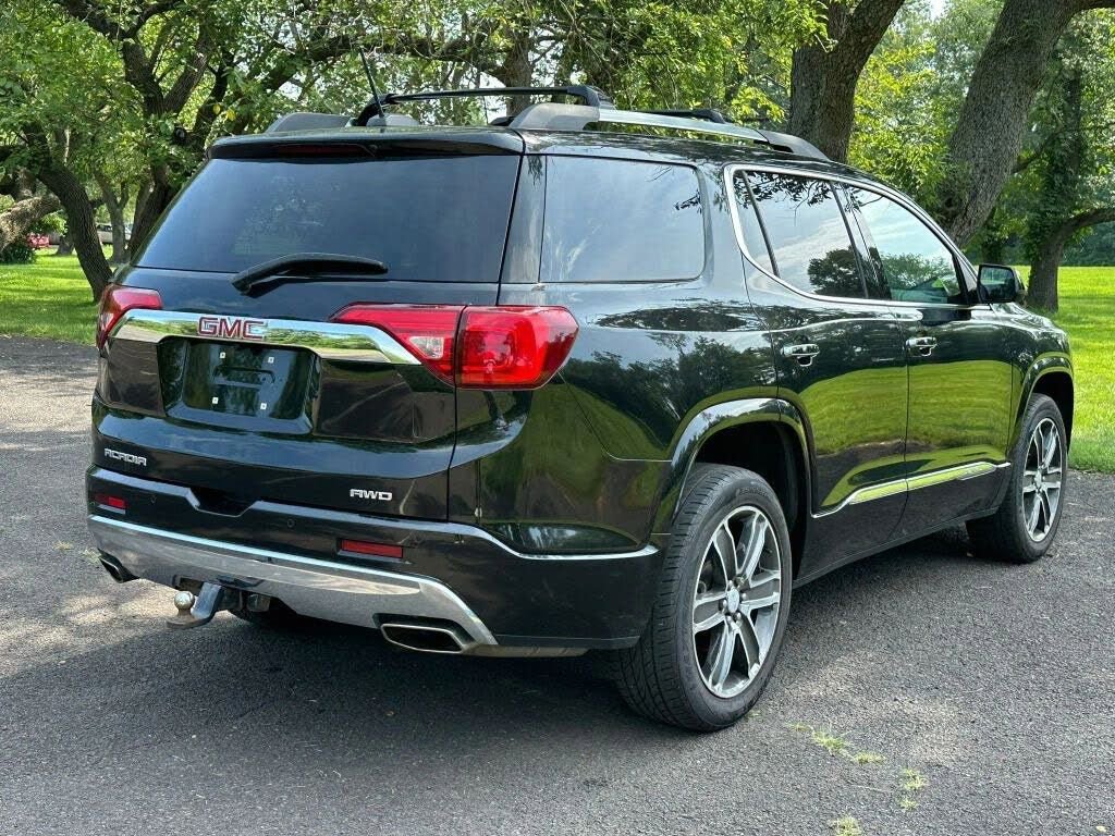 Used 2019 GMC Acadia Denali w/ Technology Package image 3